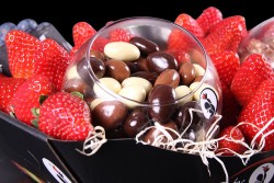 Compra Fruta de Temporada |CESTA ESPECIAL FRESA Y CHOCOLATE | FrutasNieves